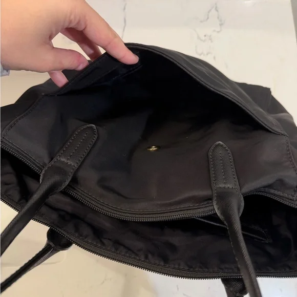 Michael Kors Medium Kelsey Travel Tote Bag with Gold Accents - Picture 8 of 9